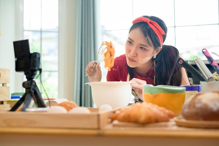 a beautiful asian woman is making bakery live st 2022 06 23 03 38 52 utc